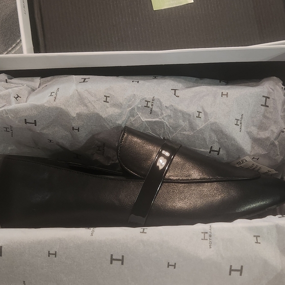 H Halston Vincent Loafer NIB sz 7, Black - Picture 3 of 4